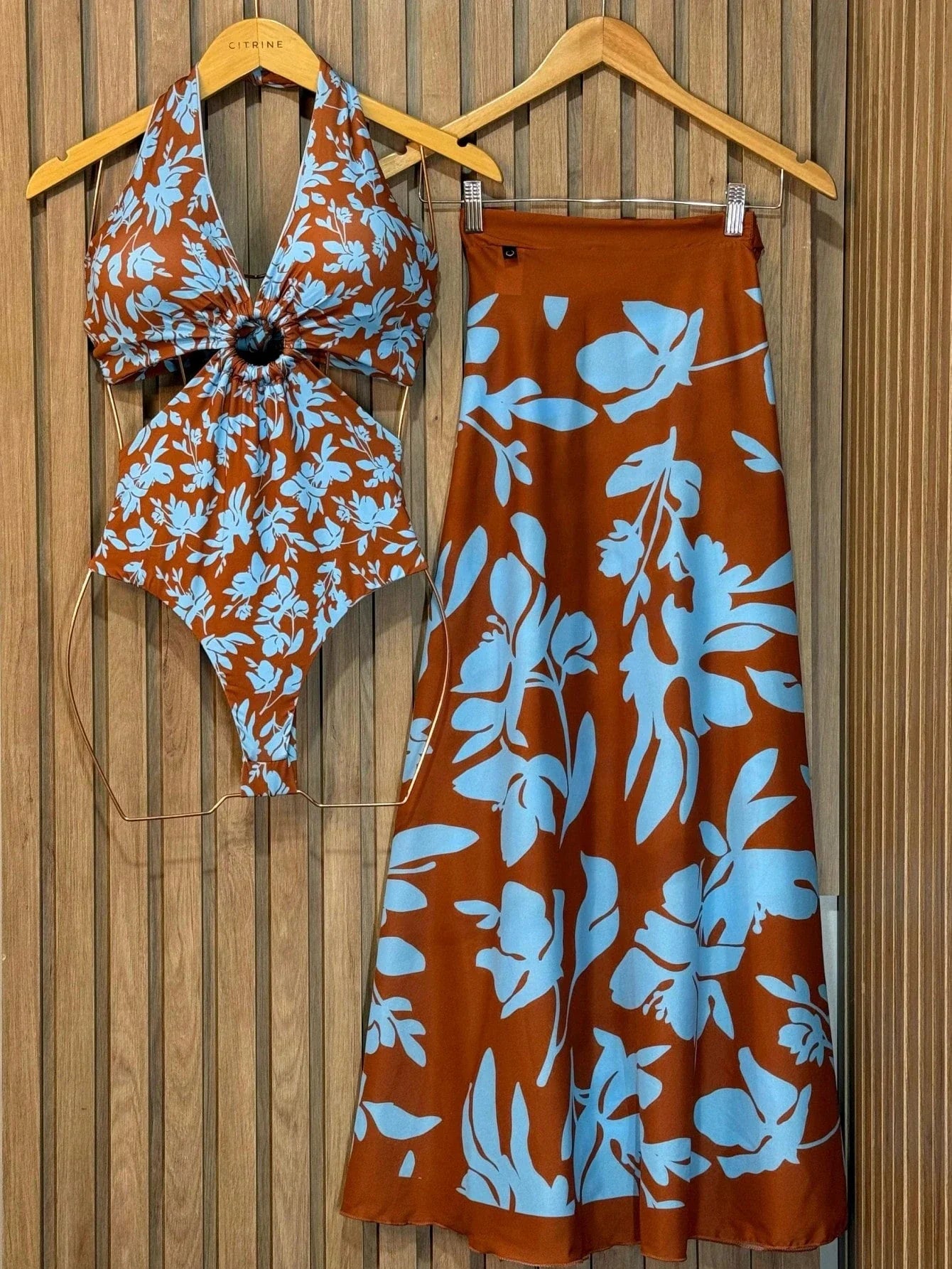 Kit Maiô Feminino + Saia Saída De Praia