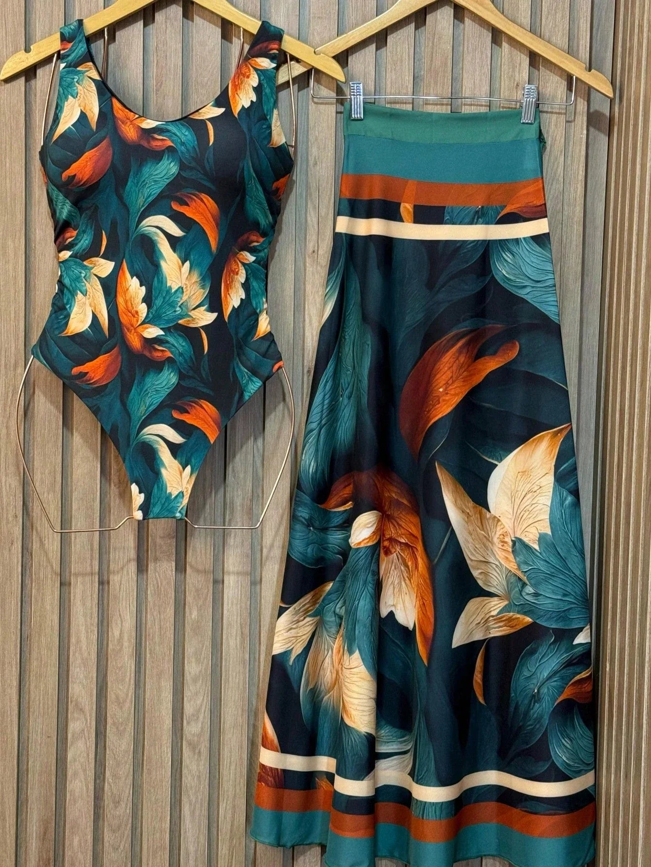 Kit Maiô Feminino + Saia Saída De Praia