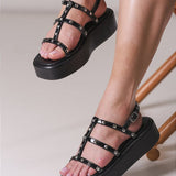 Sandália Papete Preto Spike Prata